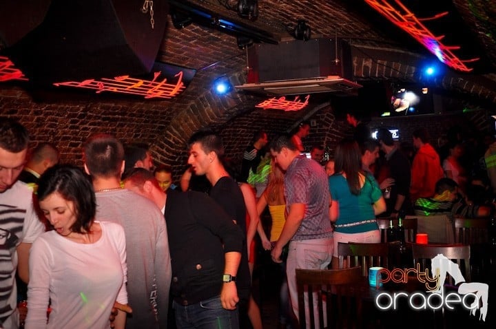 Petrecem toată noaptea, 