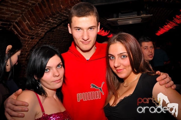 Petrecem toată noaptea, 