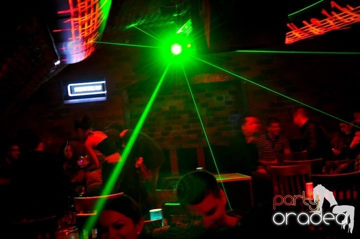 Petrecem toată noaptea, 