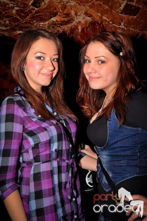 Petrecem toată noaptea, 