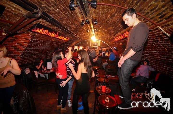 Petrecem toată noaptea, 