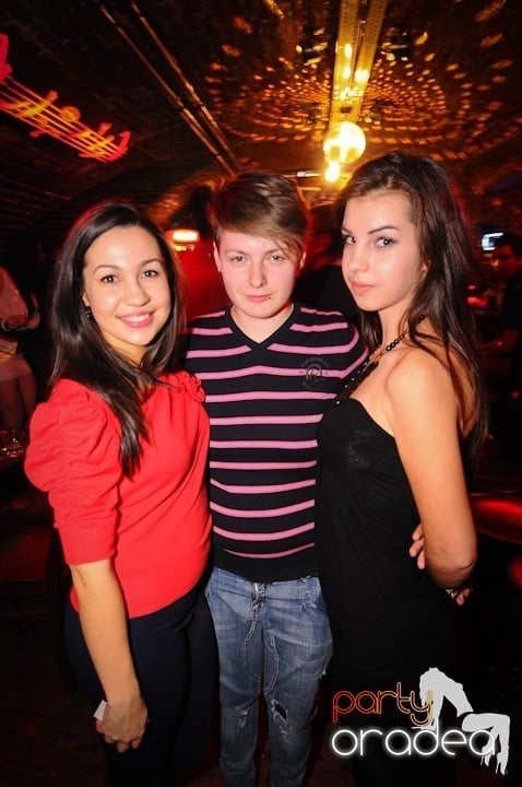 Petrecem toată noaptea, 