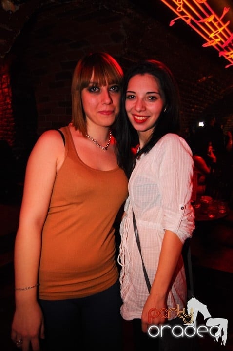 Petrecem toată noaptea, 