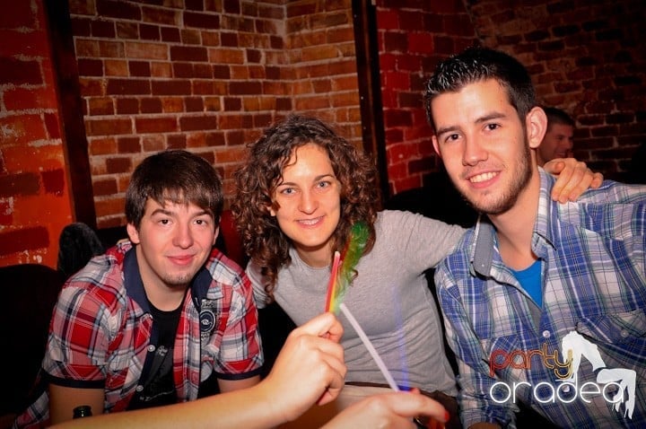 Petrecem toată noaptea, 