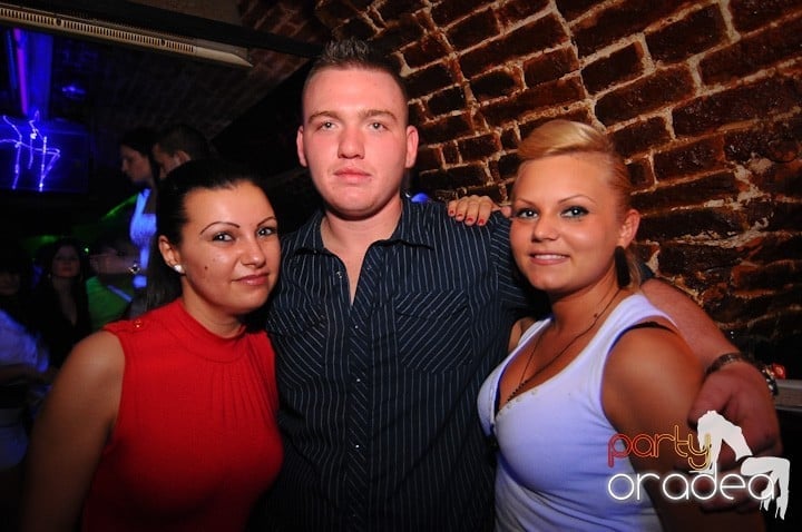 Petrecem toată noaptea, 