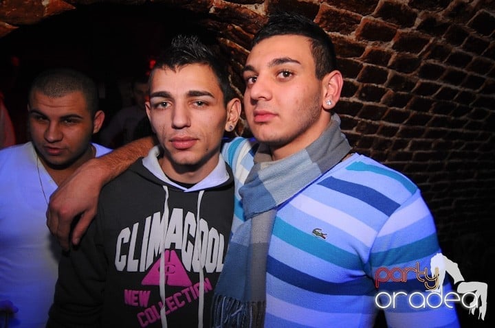 Petrecem toată noaptea, 