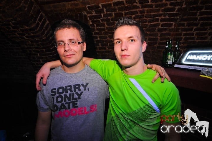 Petrecem toată noaptea, 