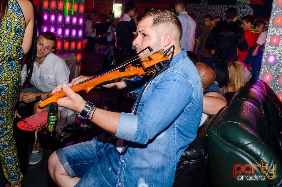 Petrecere alături de Blaga de la Oradea, 