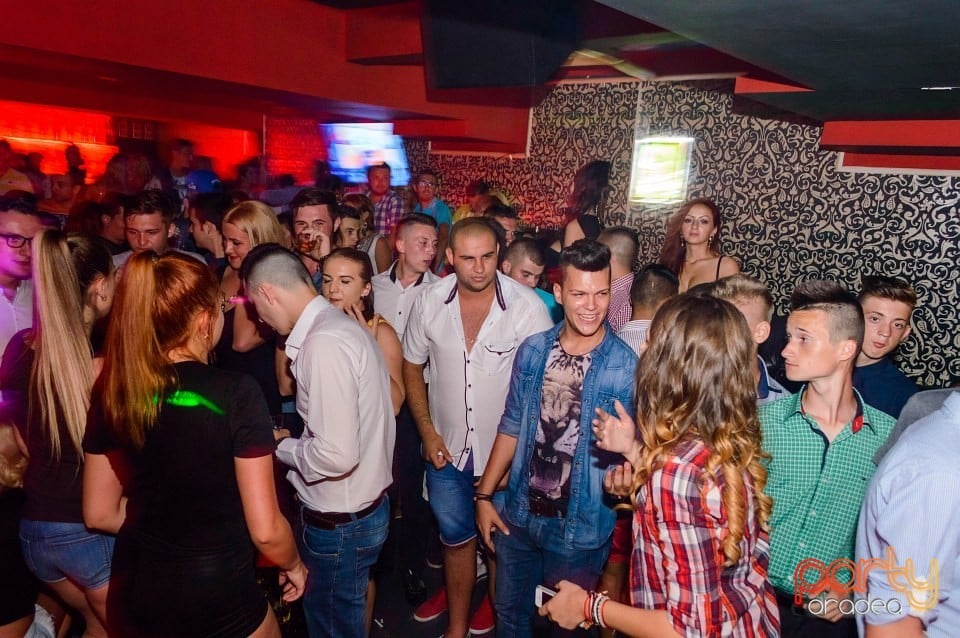 Petrecere alături de Blaga de la Oradea, 