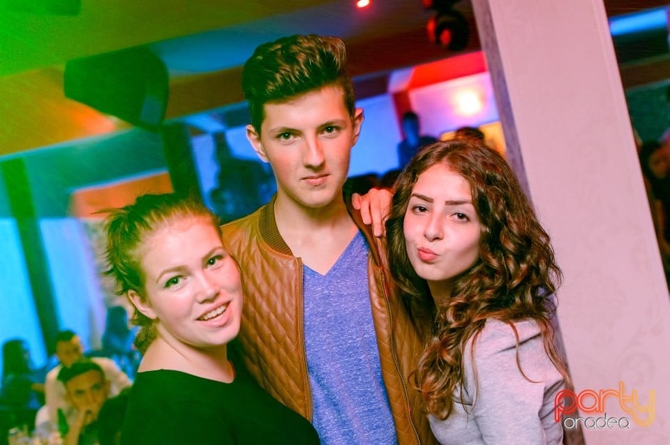 Petrecere alături de Blaga, 