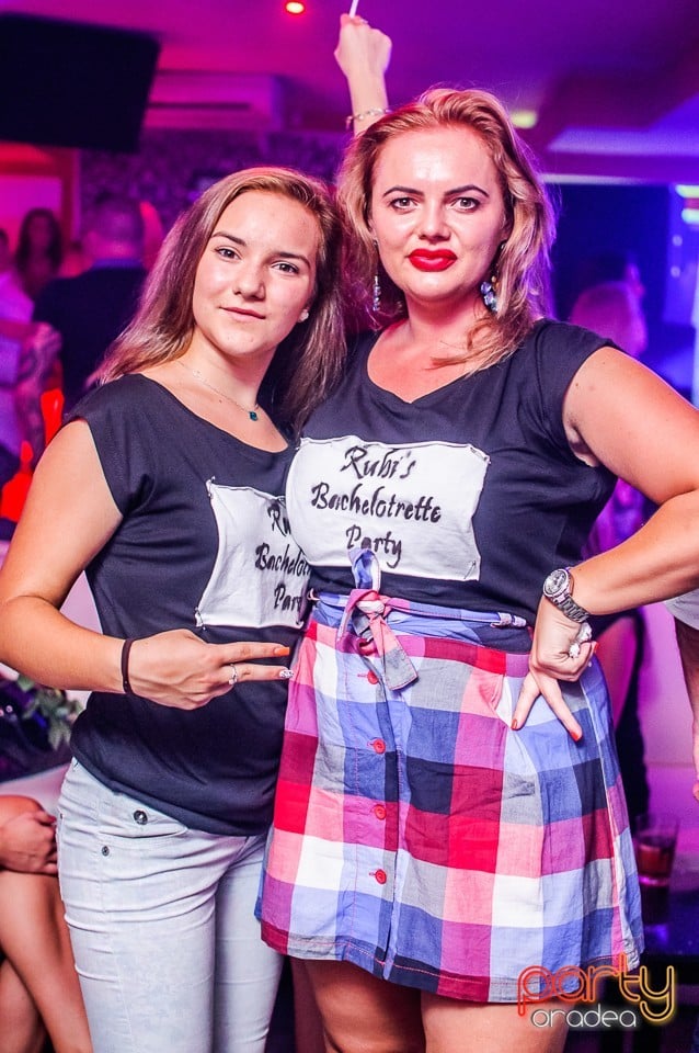 Petrecere alături de Blaga, 