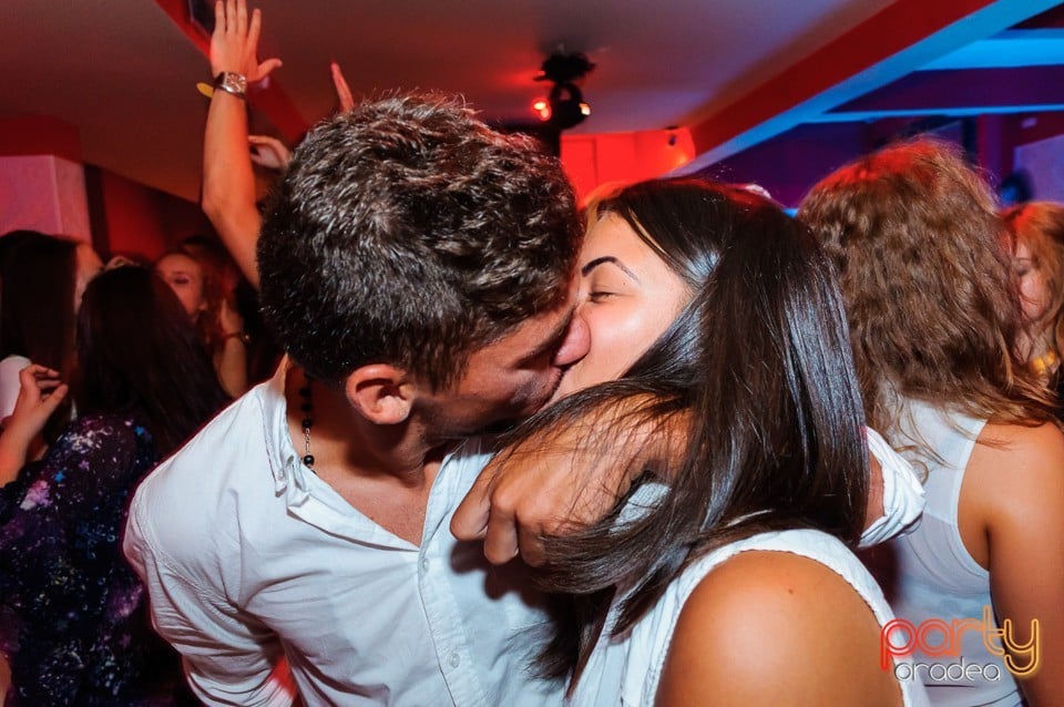 Petrecere alături de Blaga, 