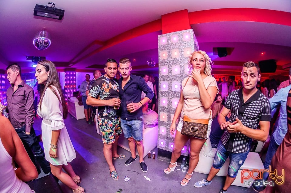 Petrecere alături de Blaga, 