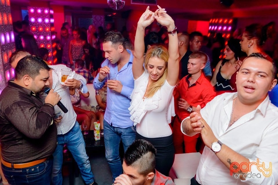 Petrecere alături de Liviu Puştiu, 