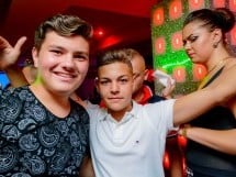 Petrecere alături de Liviu Puştiu