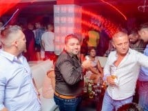 Petrecere alături de Liviu Puştiu