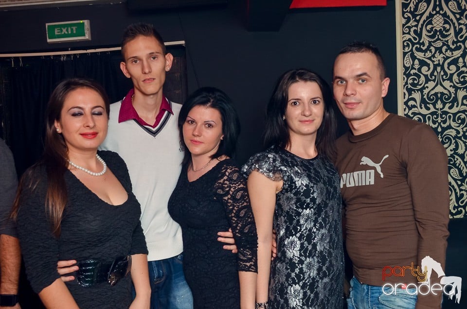 Petrecere aniversară în Club Life, 