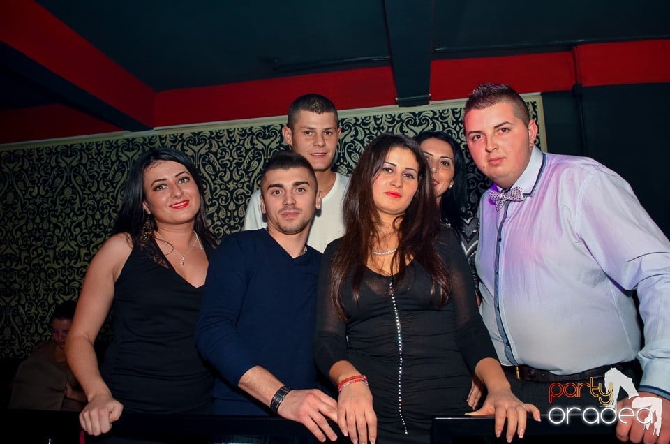 Petrecere aniversară în Club Life, 