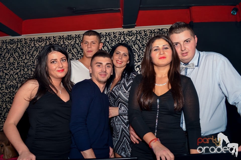 Petrecere aniversară în Club Life, 