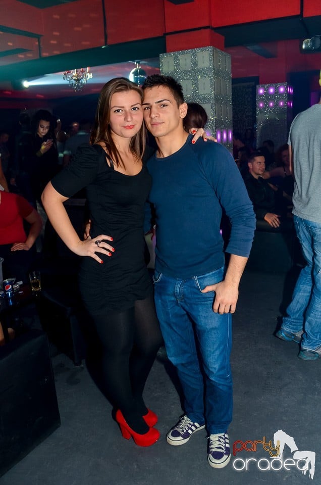 Petrecere aniversară în Club Life, 