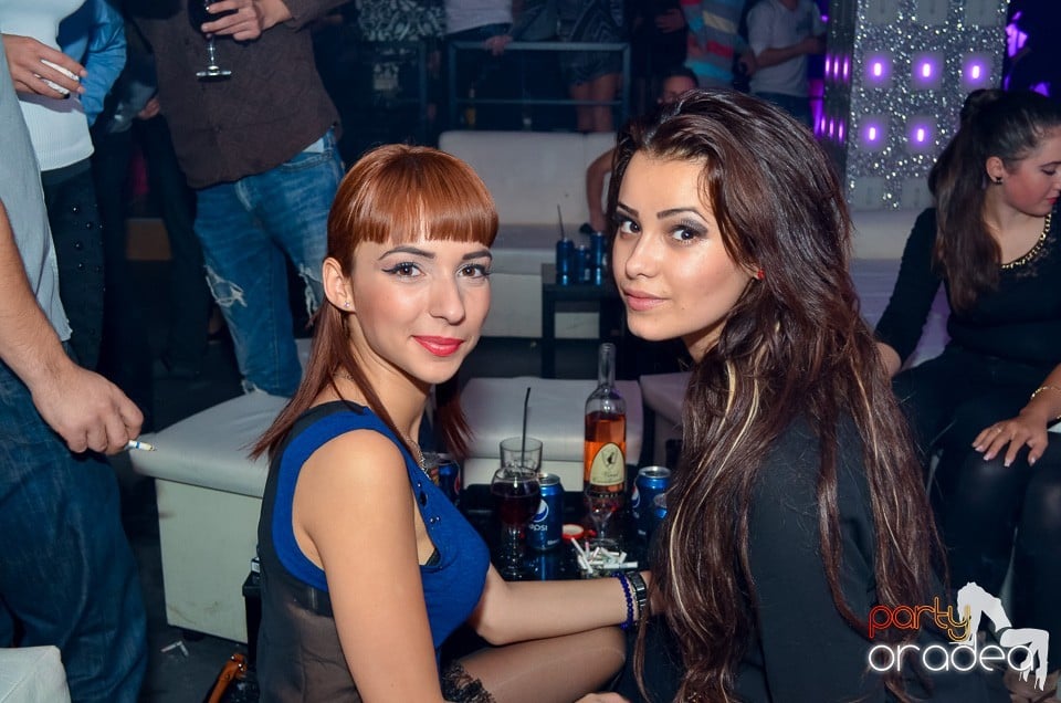 Petrecere aniversară în Club Life, 