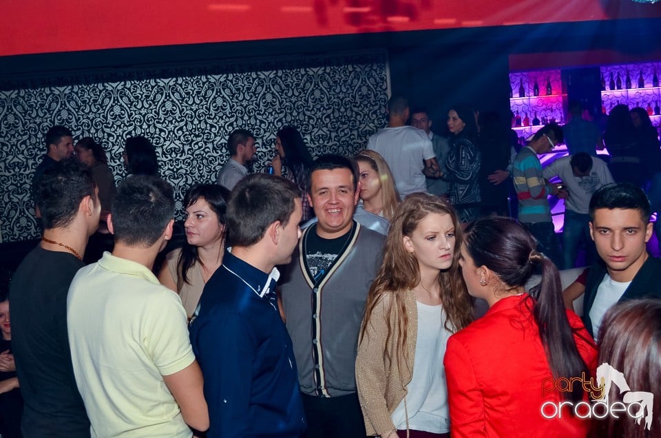 Petrecere aniversară în Club Life, 