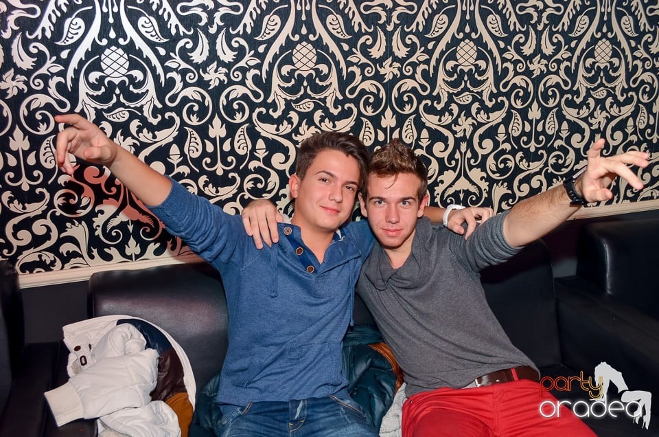 Petrecere aniversară în Club Life, 