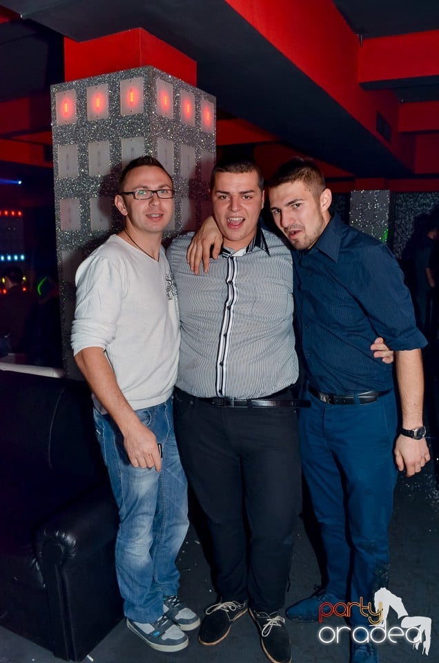 Petrecere aniversară în Club Life, 