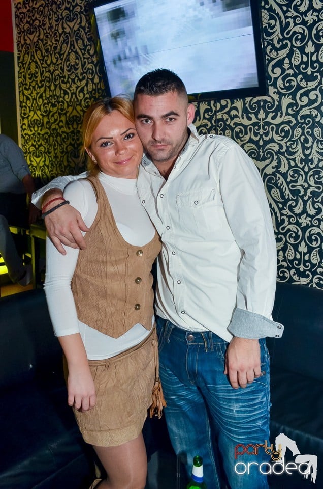 Petrecere aniversară în Club Life, 