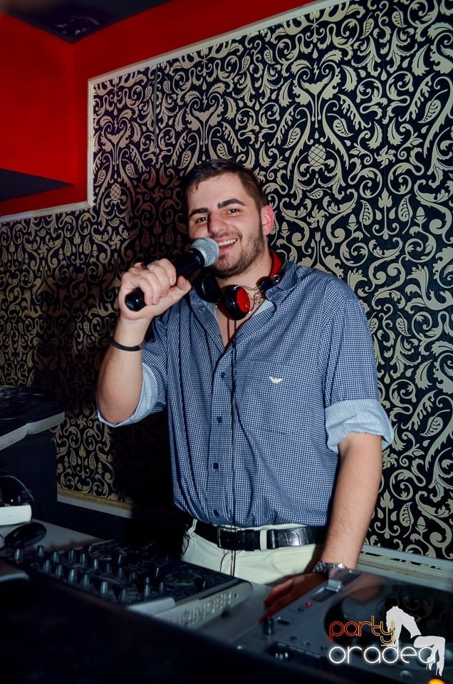 Petrecere aniversară în Club Life, 