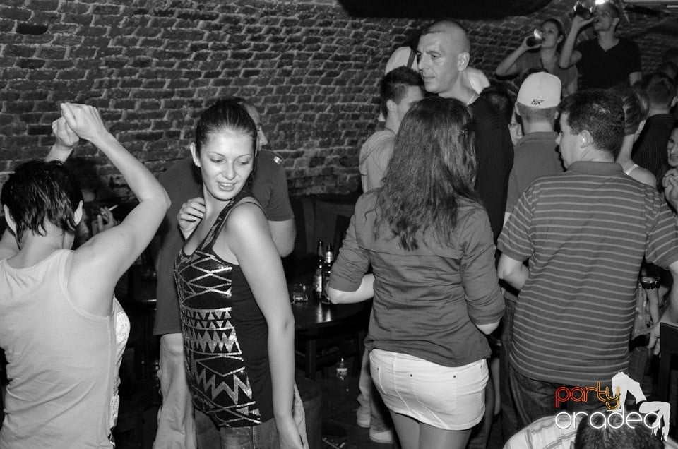 Petrecere Beer Night în Club Escape, 