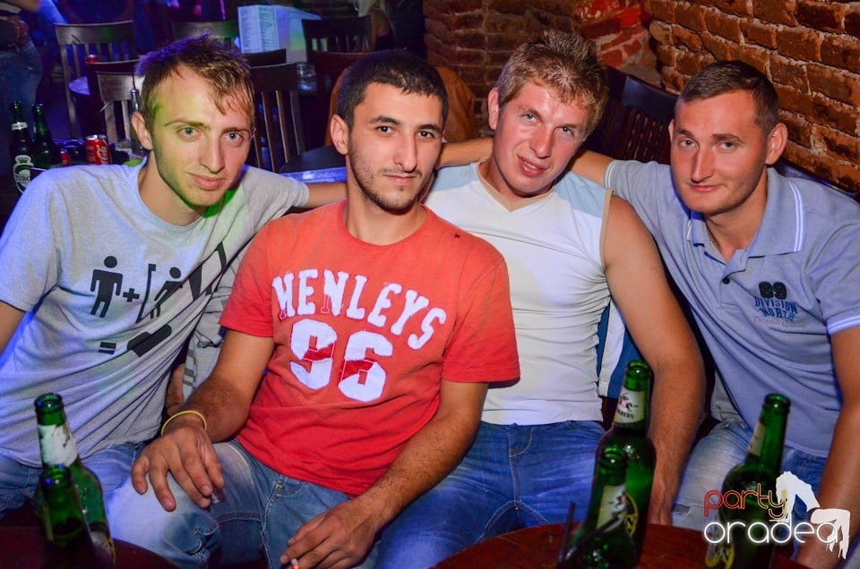 Petrecere Beer Night în Club Escape, 