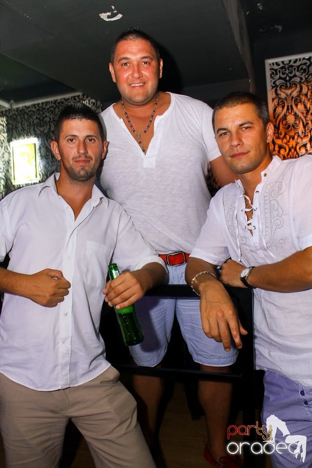 Petrecere cu Blaga în Life Club, 