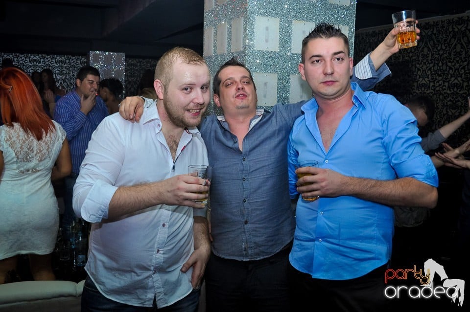 Petrecere cu Blaga şi Liviu Guţă în Life, 