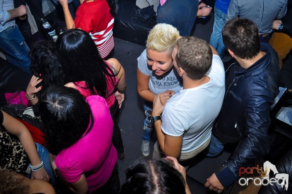 Petrecere cu Blaga şi Liviu Guţă în Life, 