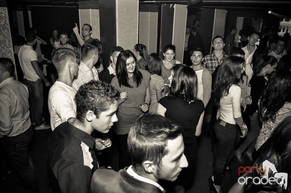 Petrecere cu Blaga şi Liviu Guţă în Life, 