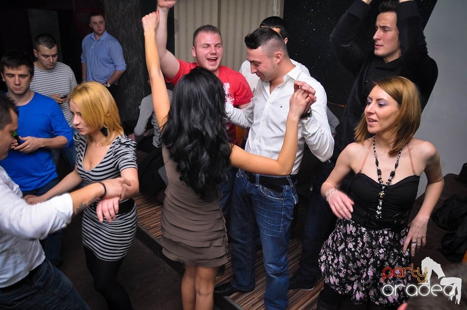 Petrecere cu DJ Mahony în Heat, 