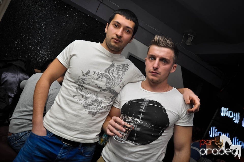 Petrecere cu DJ Mahony în Heat, 