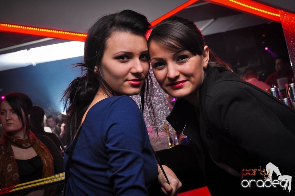 Petrecere cu DJ Mahony în Heat, 