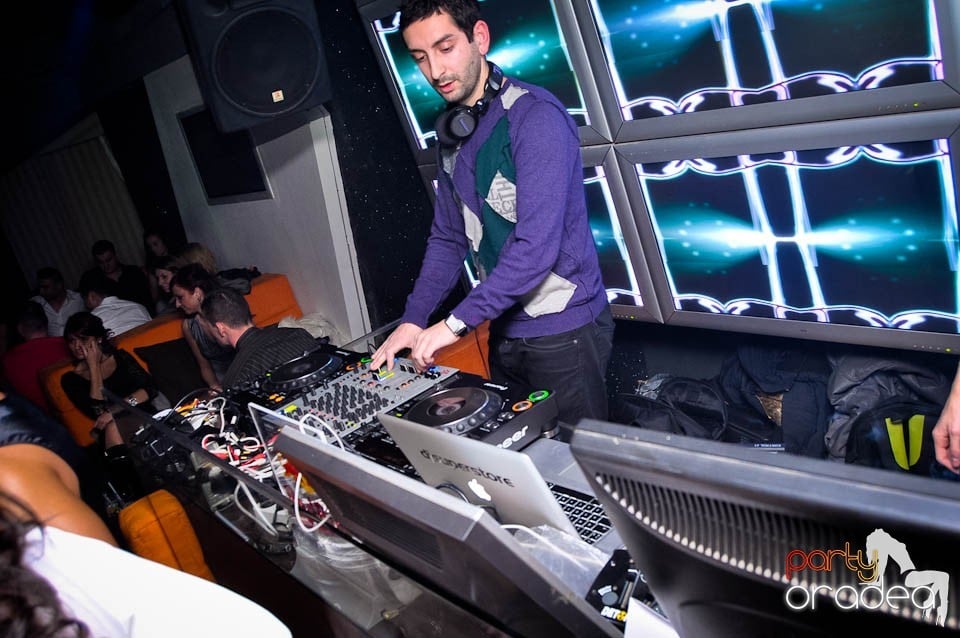 Petrecere cu DJ Mahony în Heat, 