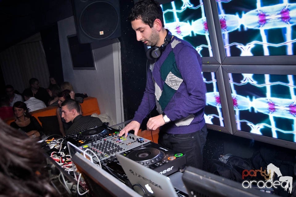 Petrecere cu DJ Mahony în Heat, 