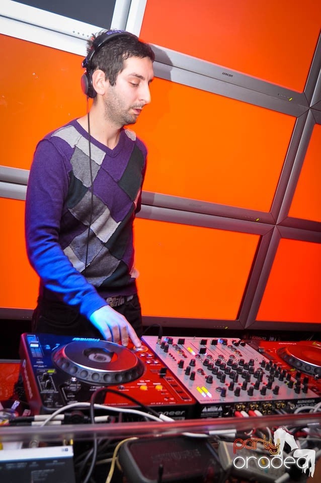 Petrecere cu DJ Mahony în Heat, 