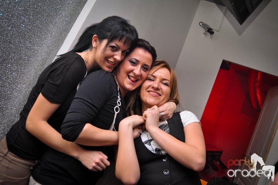 Petrecere cu DJ Mahony în Heat, 