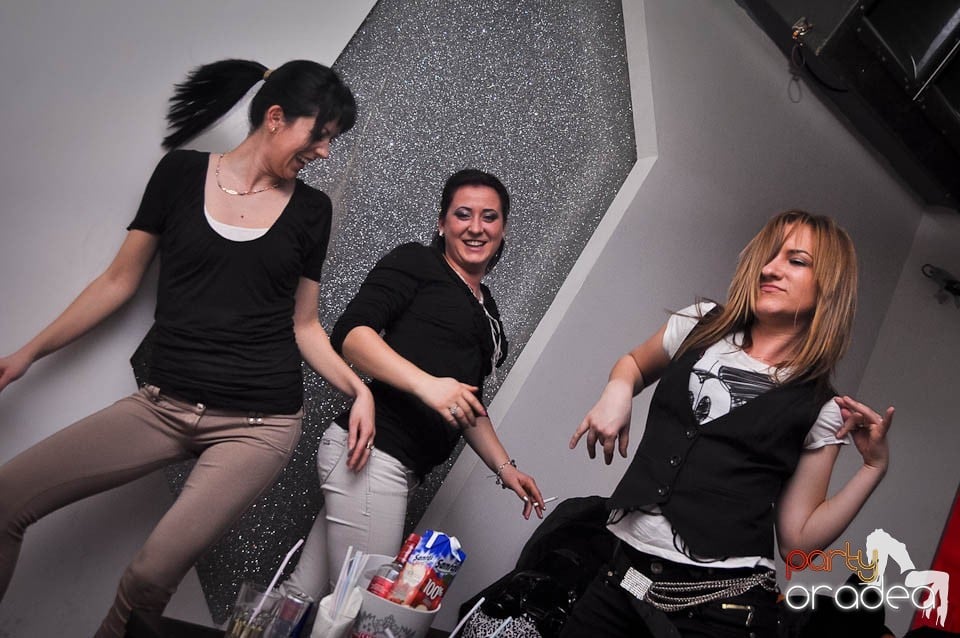 Petrecere cu DJ Mahony în Heat, 