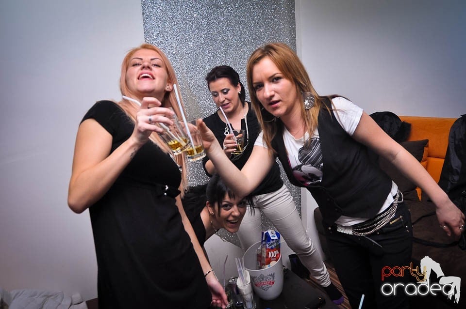 Petrecere cu DJ Mahony în Heat, 