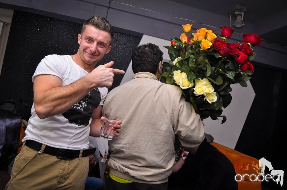 Petrecere cu DJ Mahony în Heat, 