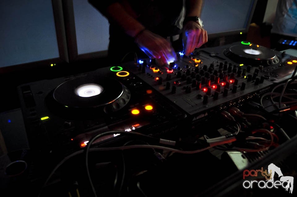 Petrecere cu DJ Mahony în Heat, 