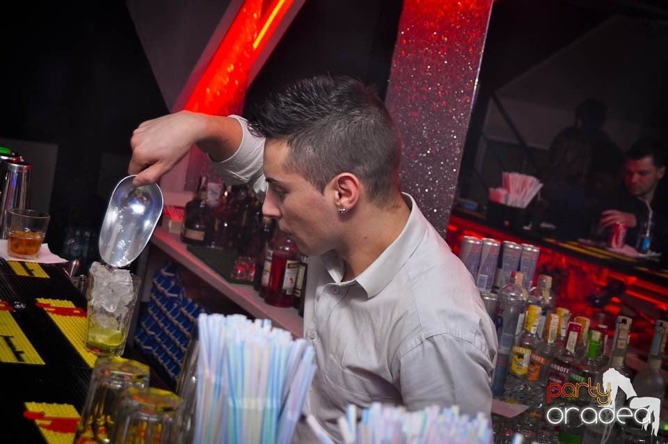 Petrecere cu DJ Mahony în Heat, 