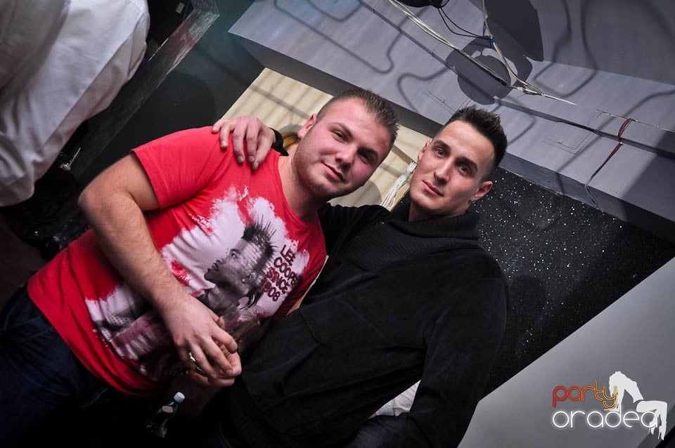 Petrecere cu DJ Mahony în Heat, 