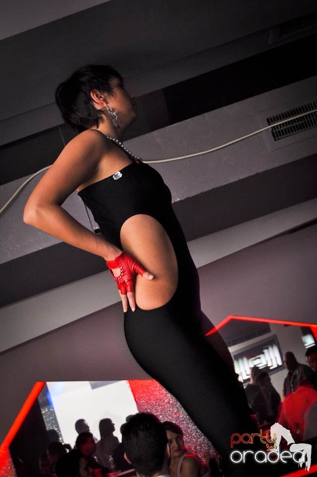 Petrecere cu DJ Mahony în Heat, 